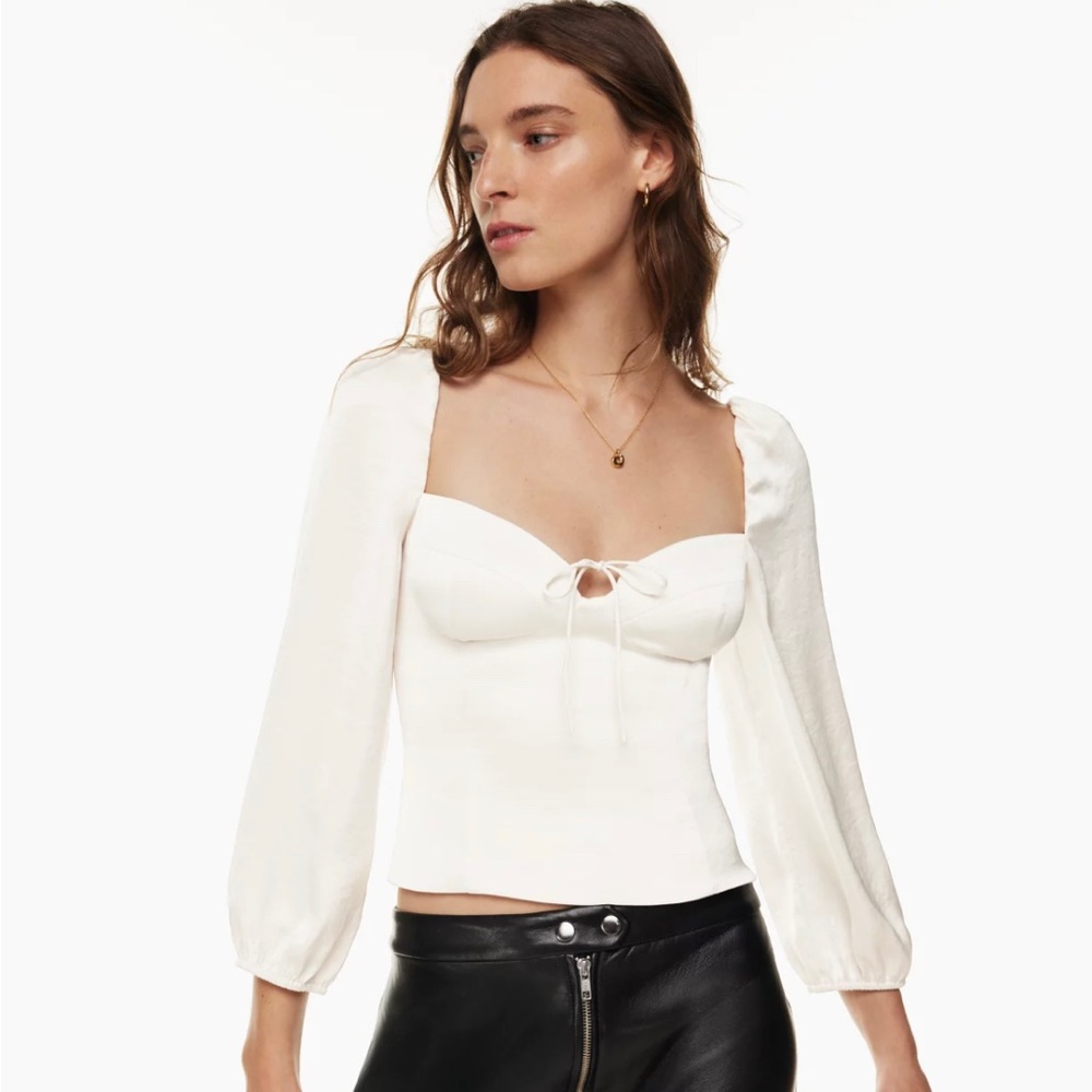 Novella blouse wilfred aritzia